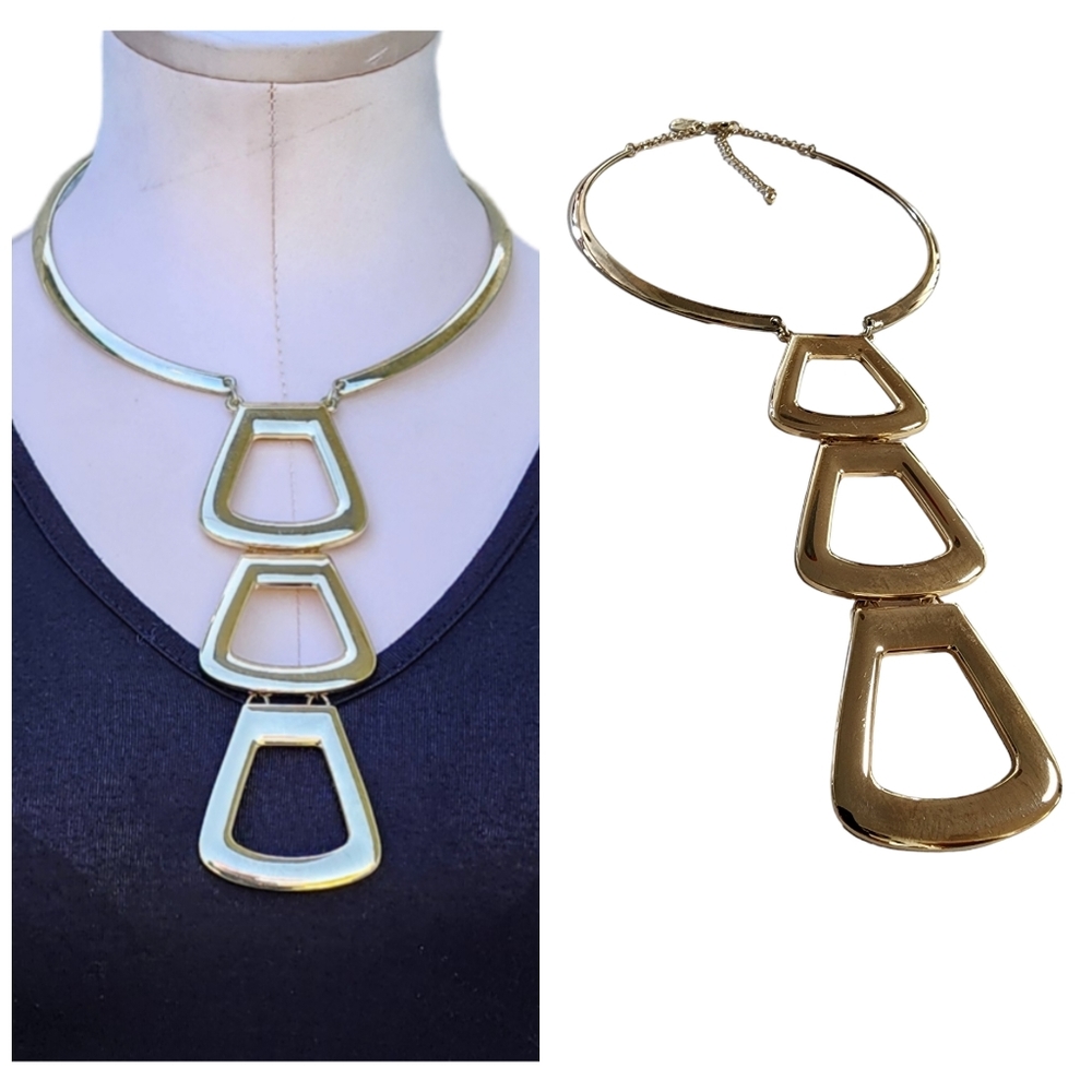 White House Black Market Gold Tone Metal Choker Necklace w Triple Pendant EUC